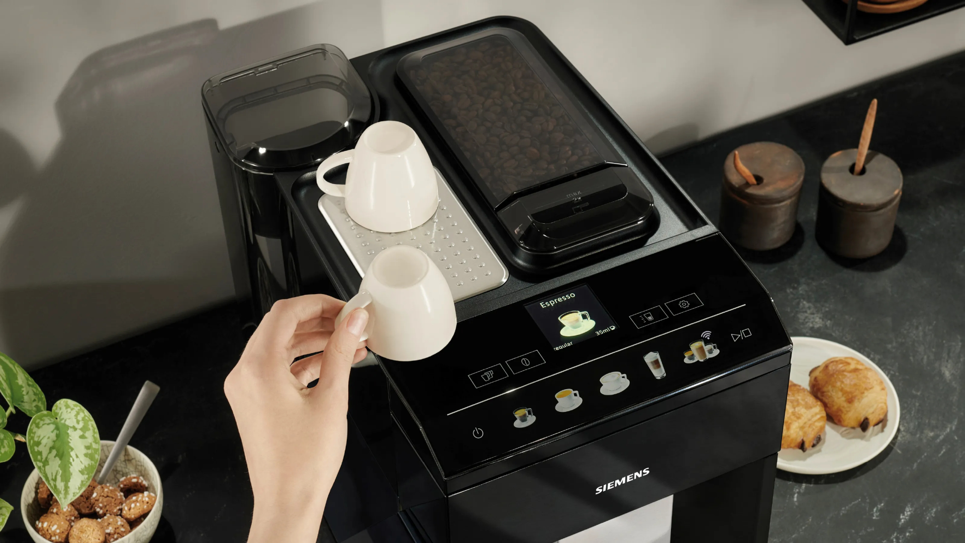 SIEMENS EQ500 espresso machine - TQ518DF3
