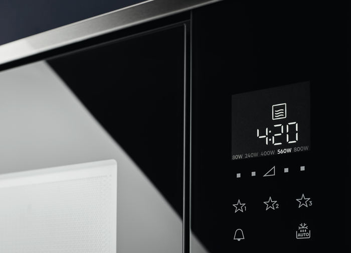 ELECTROLUX 300 microgolfoven - 38cm - LMS2203EMK